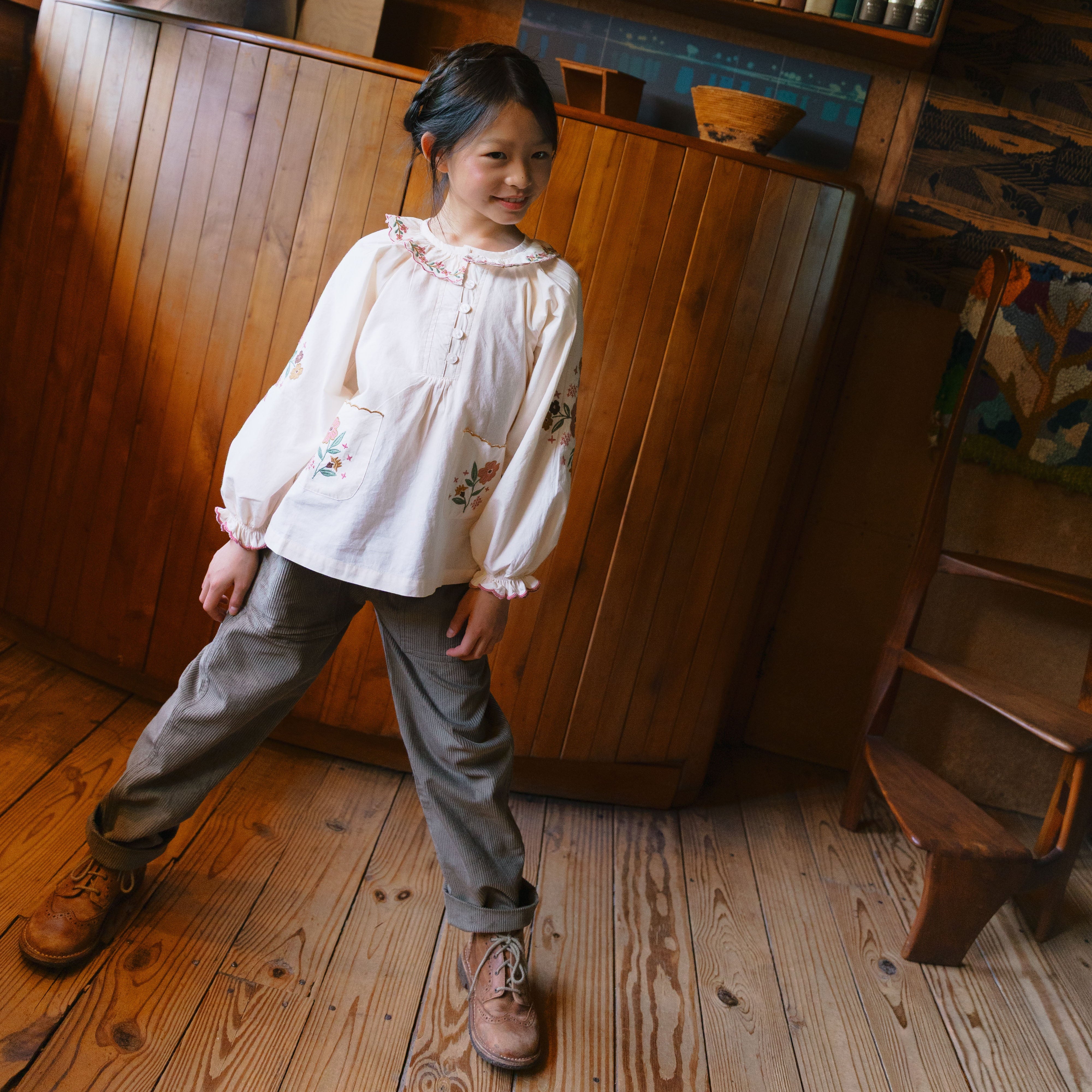 25AW新作未使用タグ付き★ Lali Kids エンブロイダリーワンピ 8Y Archive Sale - Girls – Lali