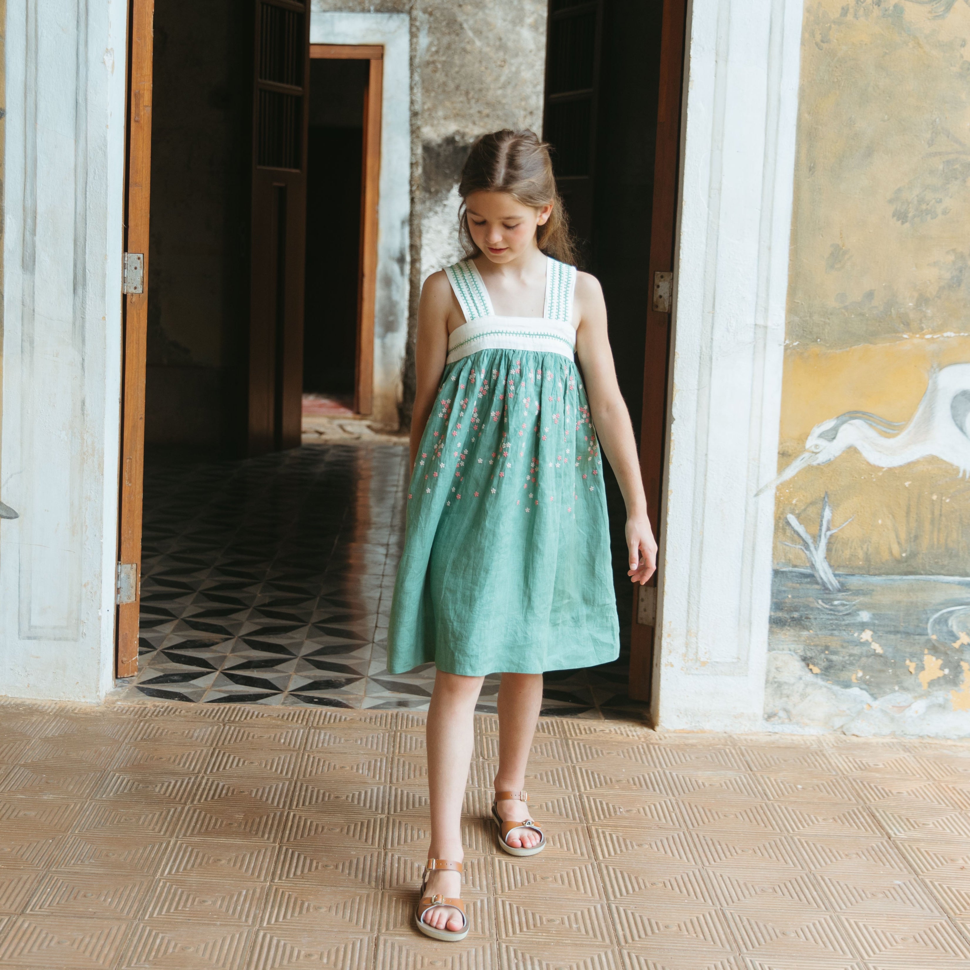 APOLINA　VELLA dress (Peridot) apolina kids VELLA dress Peridot
