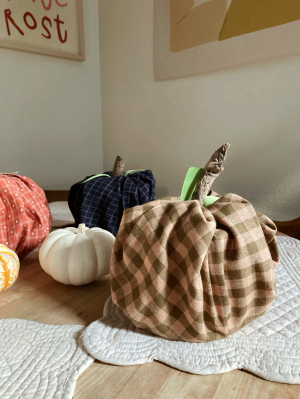 DIY Easy No Sew Pumpkin Centerpieces With Laura Prietto