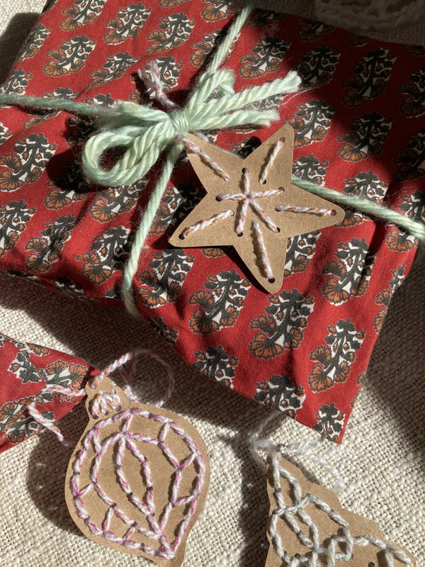 Holiday Gift Wrap With Laura Prietto